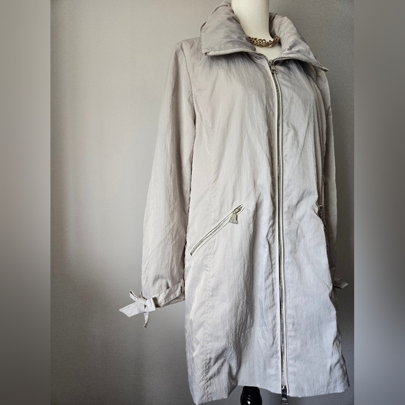 KARL LAGERFELD Muted Misty Silver Water Resistant Jacket With Hidden Hood. Large - Picture 2 of 16